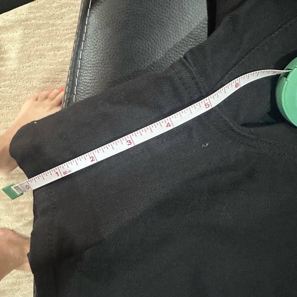 NWT SIZE 14/32 Tractr Black High-Waisted Jean Shorts Relaxed Fit