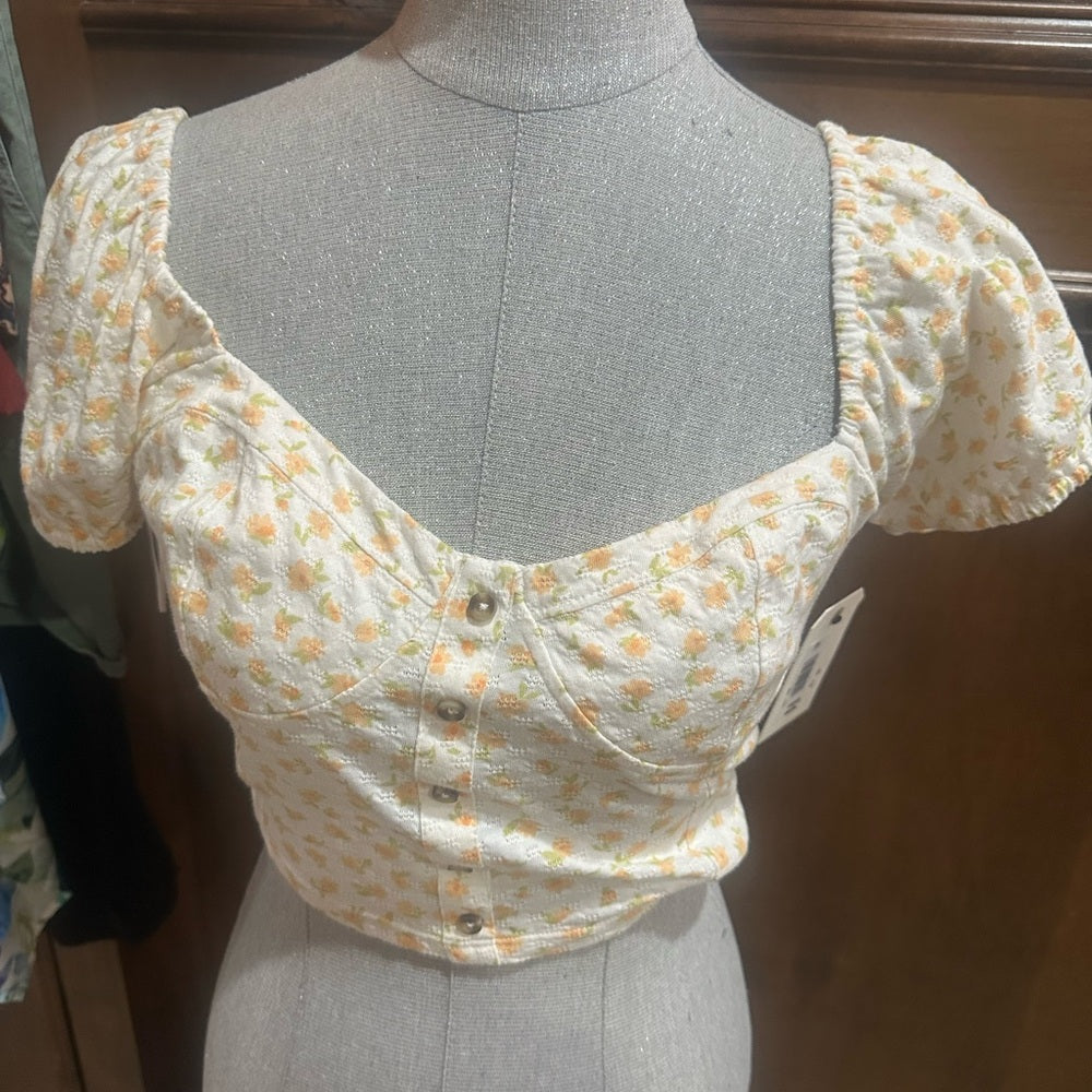 NWOT SIZE M Billabong Puff Sleeve Crop Blouse in White and Pink