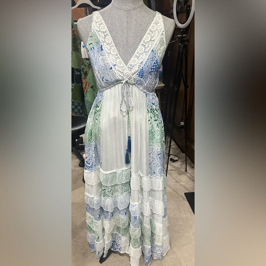 NWT SIZE L/XL White Tiered Maxi Sundress with V-Neck
