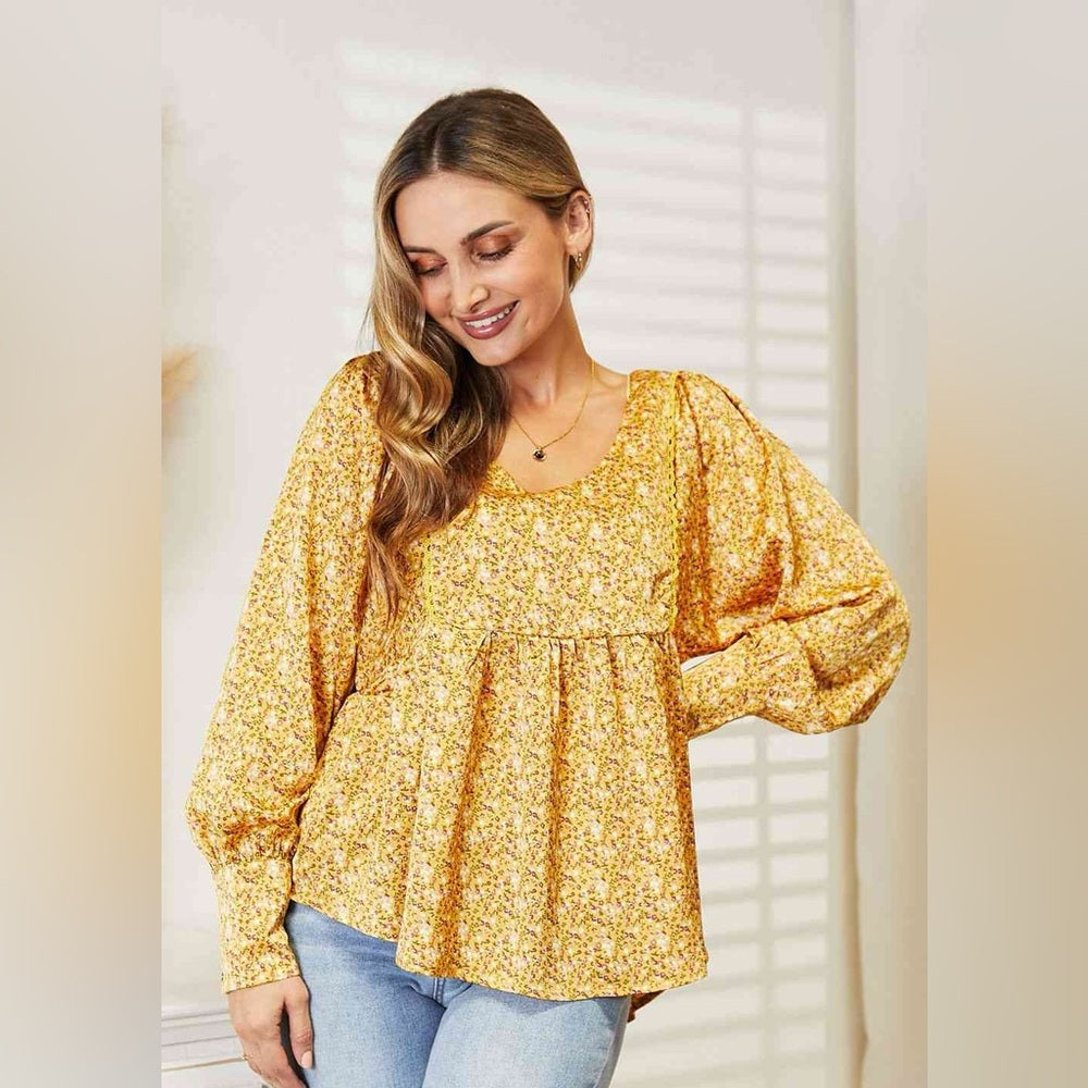 NWT SIZE L Yellow Puff Sleeve Blouse with Relaxed Ruffled Style