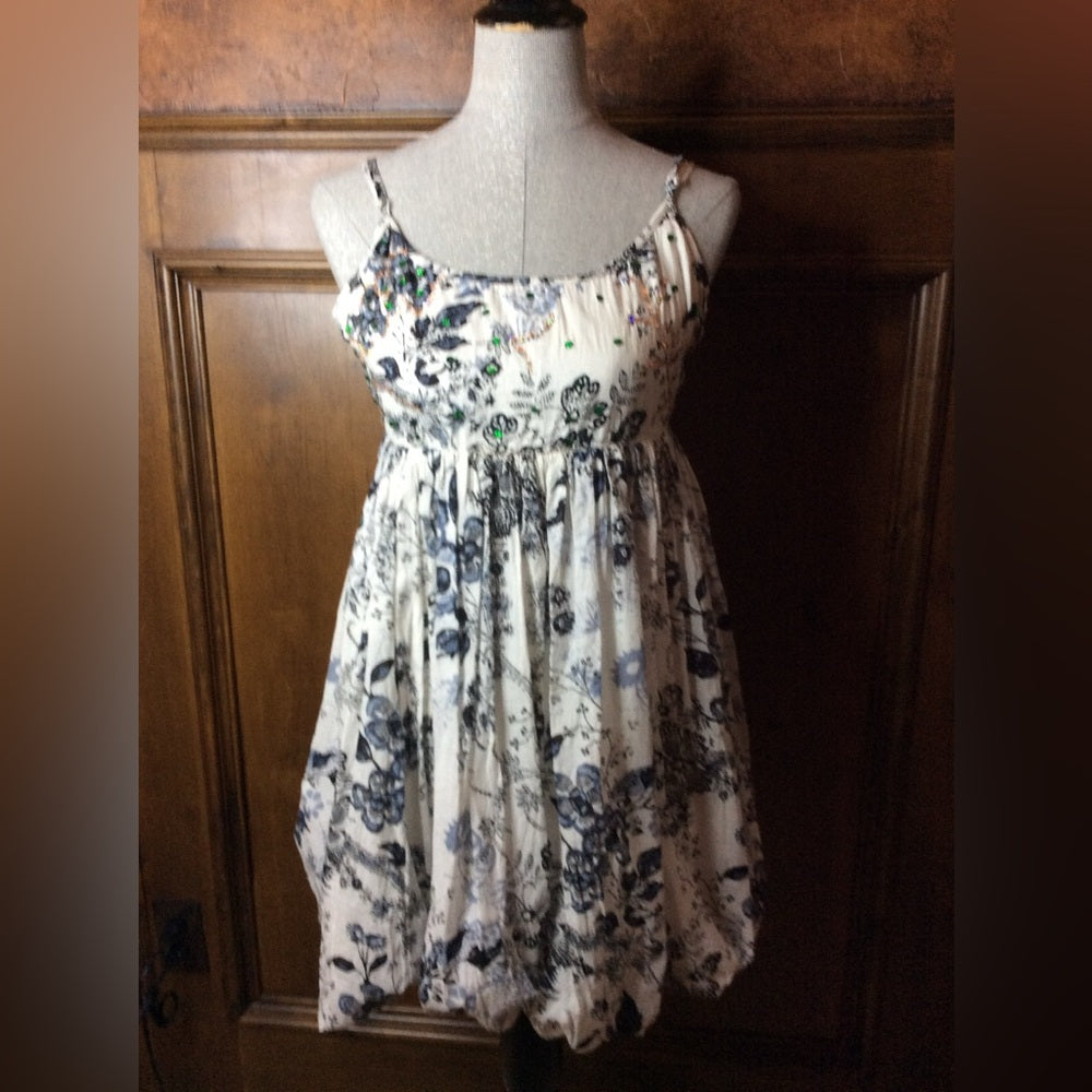 NWT SIZE L White Pleated Mini Sundress with Spaghetti Straps