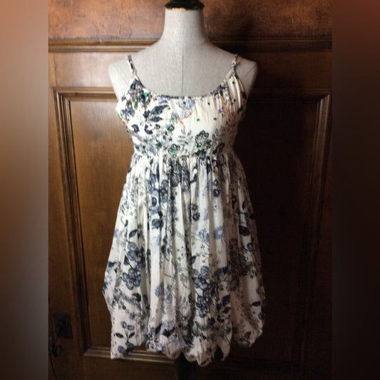 NWT SIZE L White Pleated Mini Sundress with Spaghetti Straps