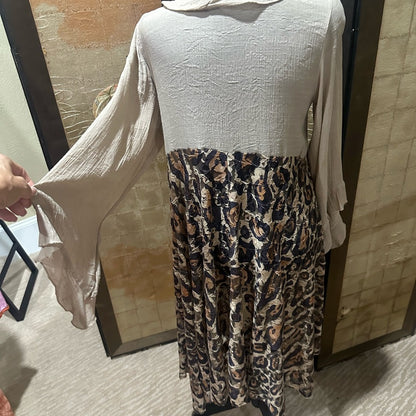 NWOT SIZE OS Origami Owl White and Brown Cozy Knit Sweater