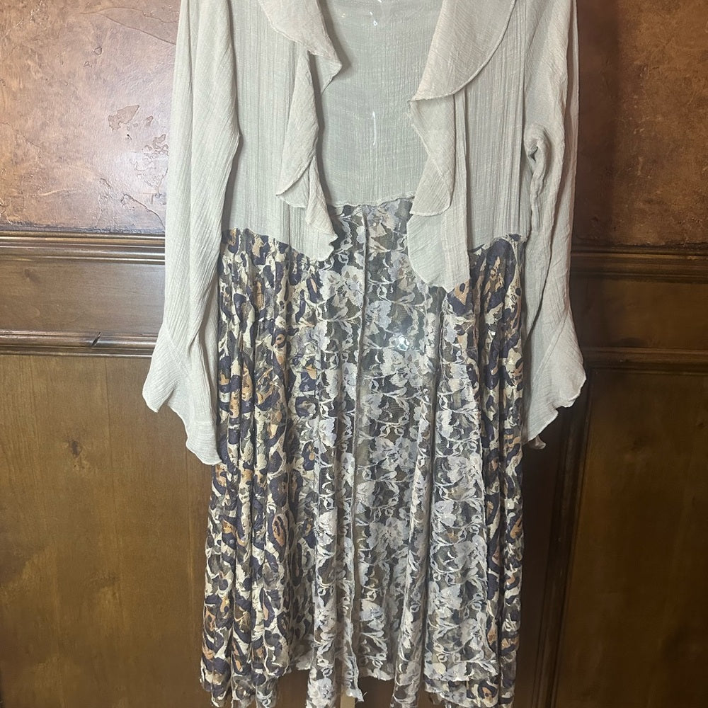 NWOT SIZE OS Origami Owl White and Brown Cozy Knit Sweater