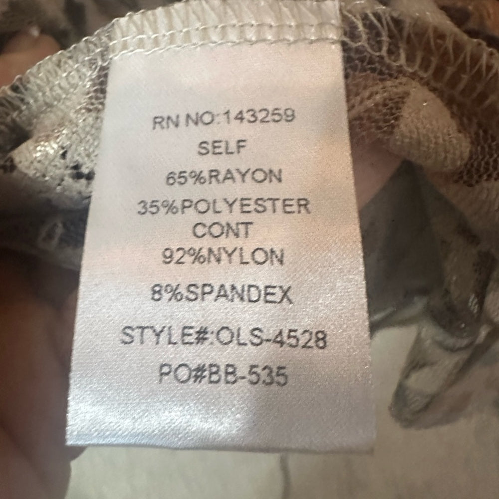 NWOT SIZE OS Origami Owl White and Brown Cozy Knit Sweater