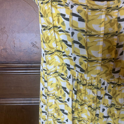 NWT SIZE M Yellow and White Casual Mini Sundress with Flutter Sleeves