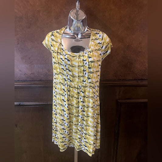 NWT SIZE M Yellow and White Casual Mini Sundress with Flutter Sleeves