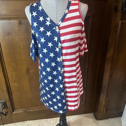 NWOT SIZE M Red and White Button Down Cut Out Blouse