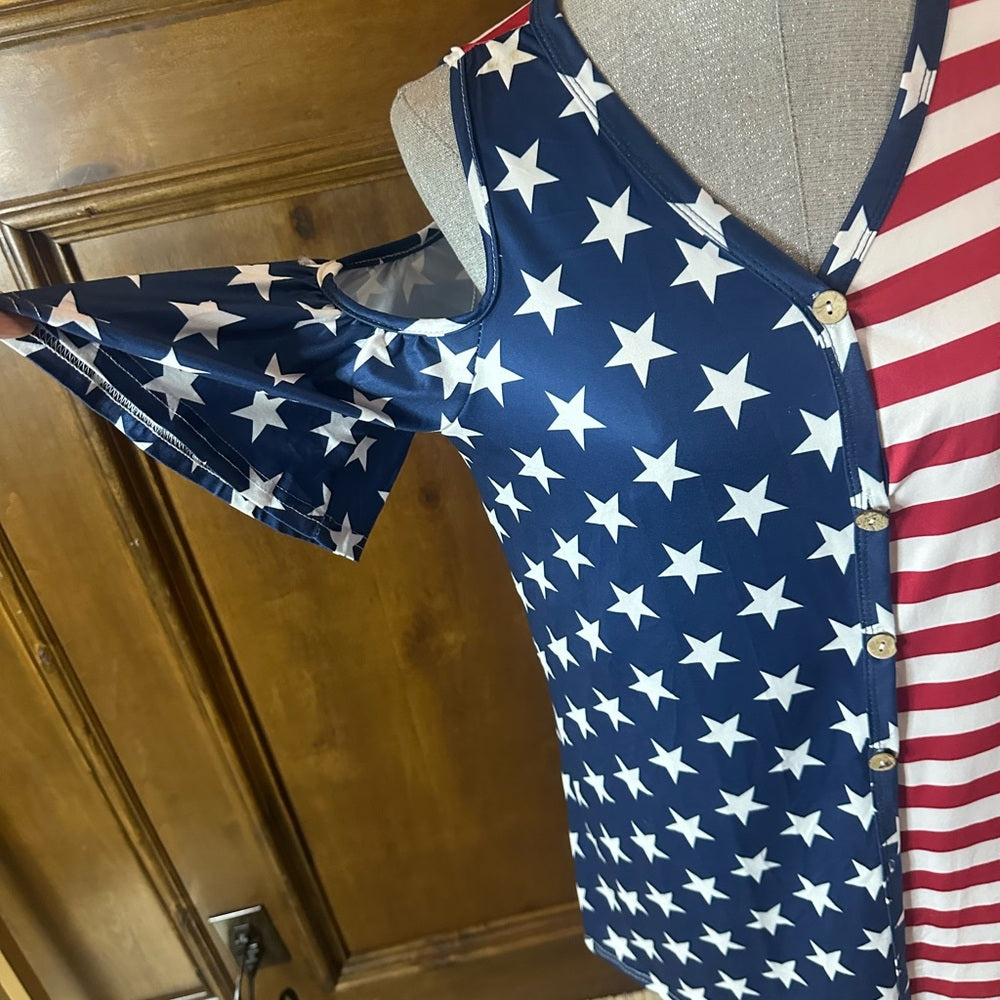 NWOT SIZE M Red and White Button Down Cut Out Blouse