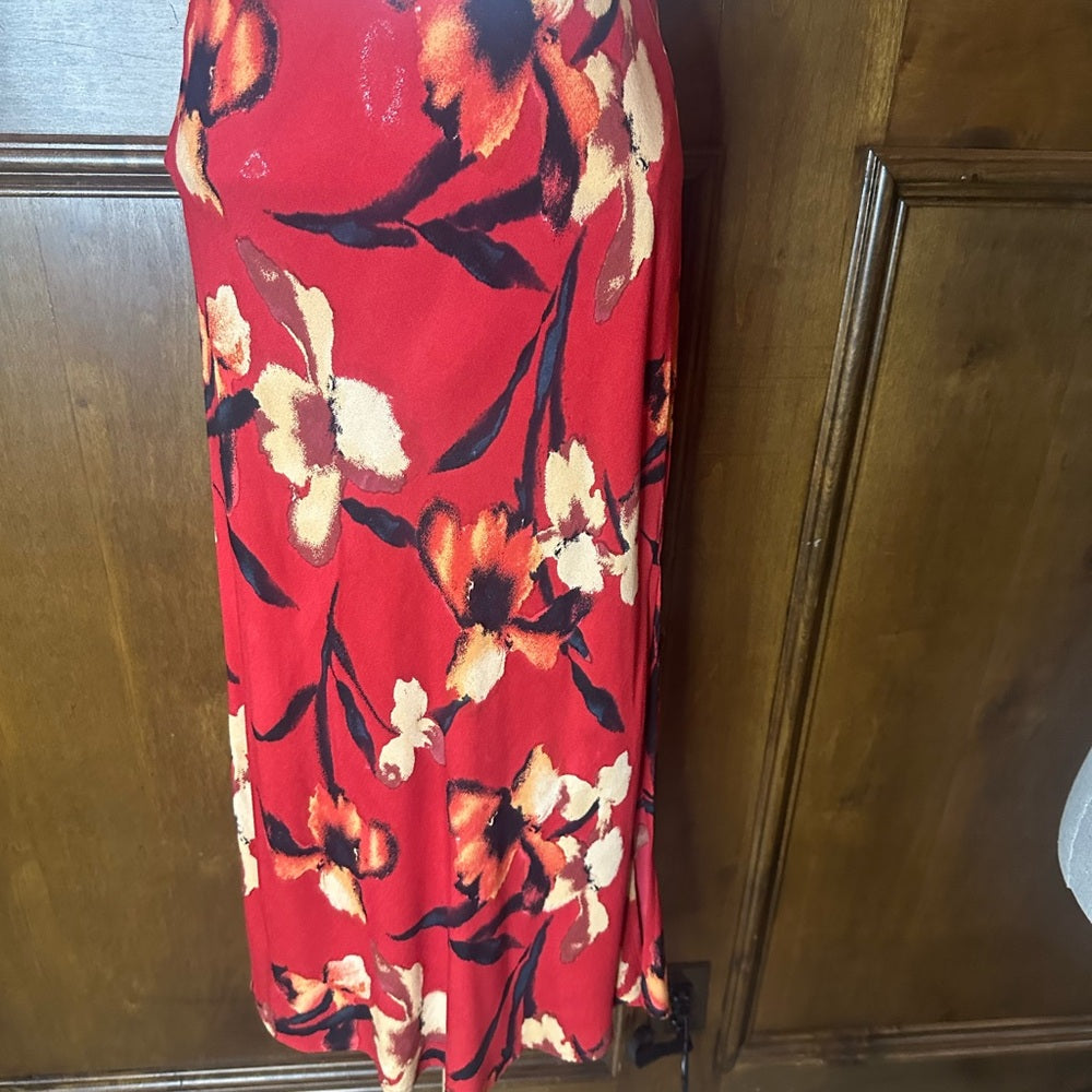 NWOT SIZE XS Red Cream Floral Pencil Midi Skirt for Cocktail Events