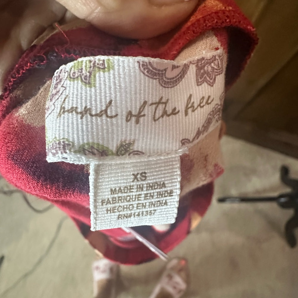 NWOT SIZE XS Red Cream Floral Pencil Midi Skirt for Cocktail Events