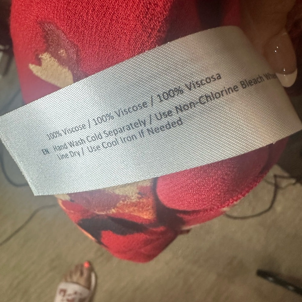 NWOT SIZE XS Red Cream Floral Pencil Midi Skirt for Cocktail Events