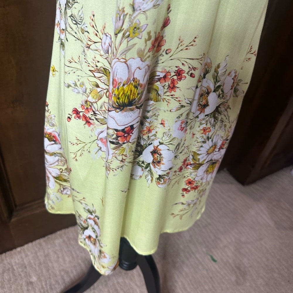 NWOT SIZE M BCBGeneration Cream Yellow Relaxed Tunic