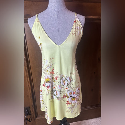 NWOT SIZE M BCBGeneration Cream Yellow Relaxed Tunic