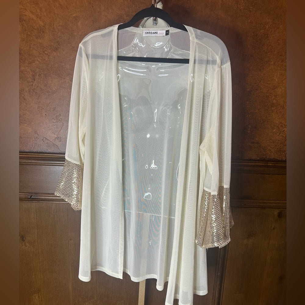 NWOT SIZE S Origami Owl Cream Relaxed Oversized Blouse
