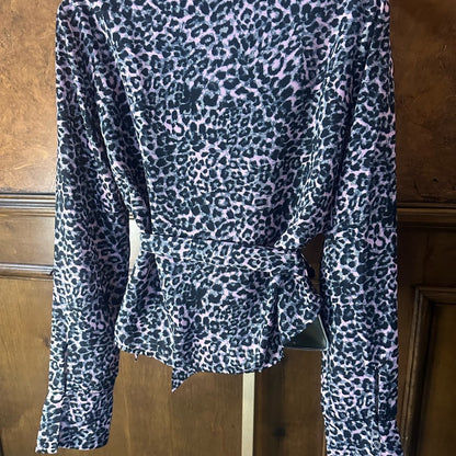 NWOT SIZE S Blue Life Black and Gray Fitted Tie Front Blouse