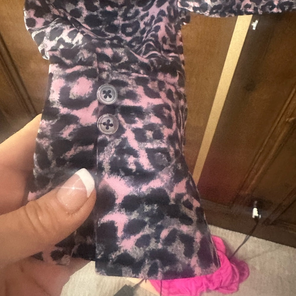 NWOT SIZE S Blue Life Black and Gray Fitted Tie Front Blouse