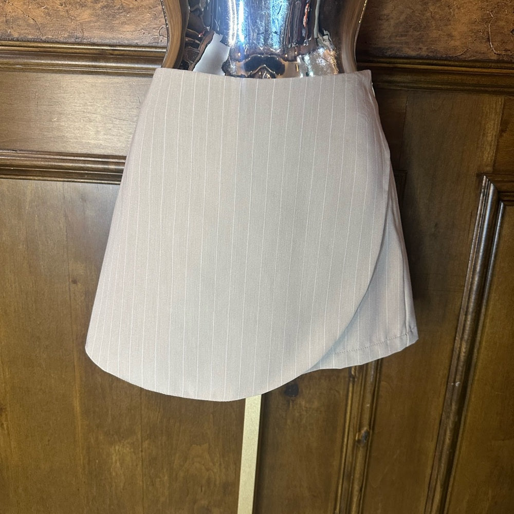 NWT SIZE S Lulus  Tan Wrap Mini Skorts Casual