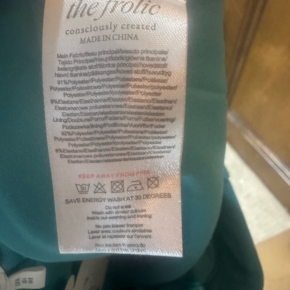 NWT SIZE 4 Chic Blue Pencil Mini Skirt with Slit for Night Out