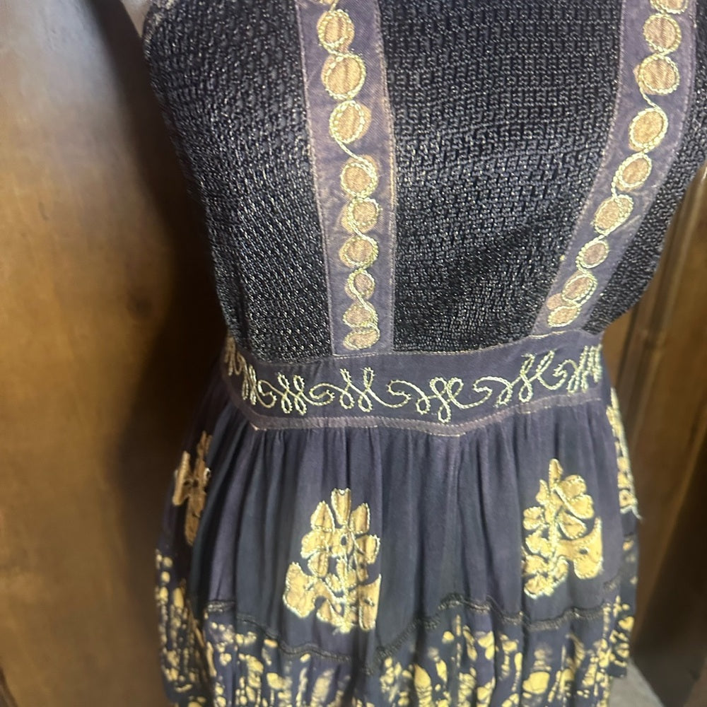 NWOT SIZE OS Gold and Brown Pleated Embellished Midi Dress