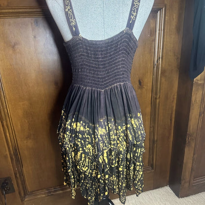 NWOT SIZE OS Gold and Brown Pleated Embellished Midi Dress