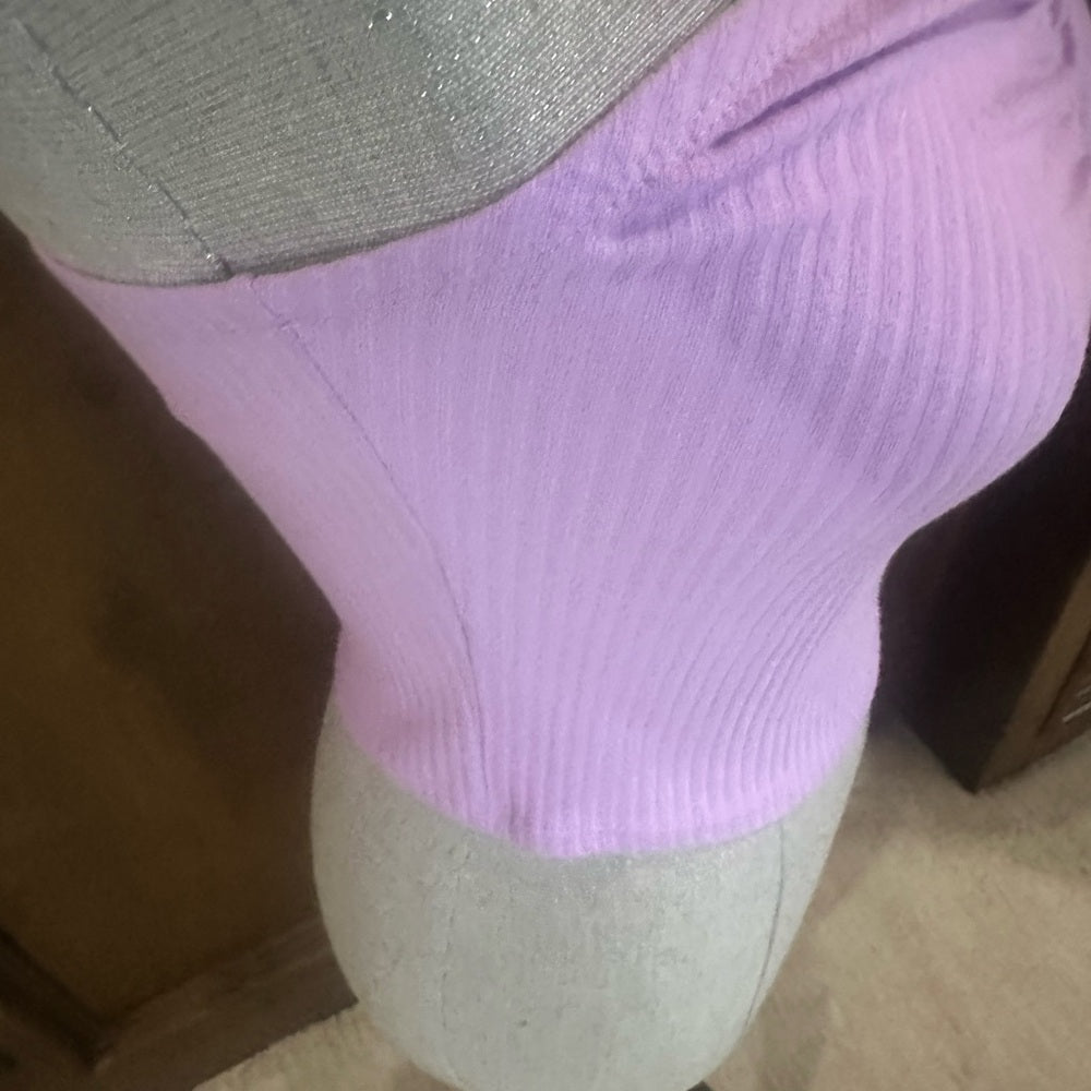 NWOT SIZE M Billabong Lavender Crop Top