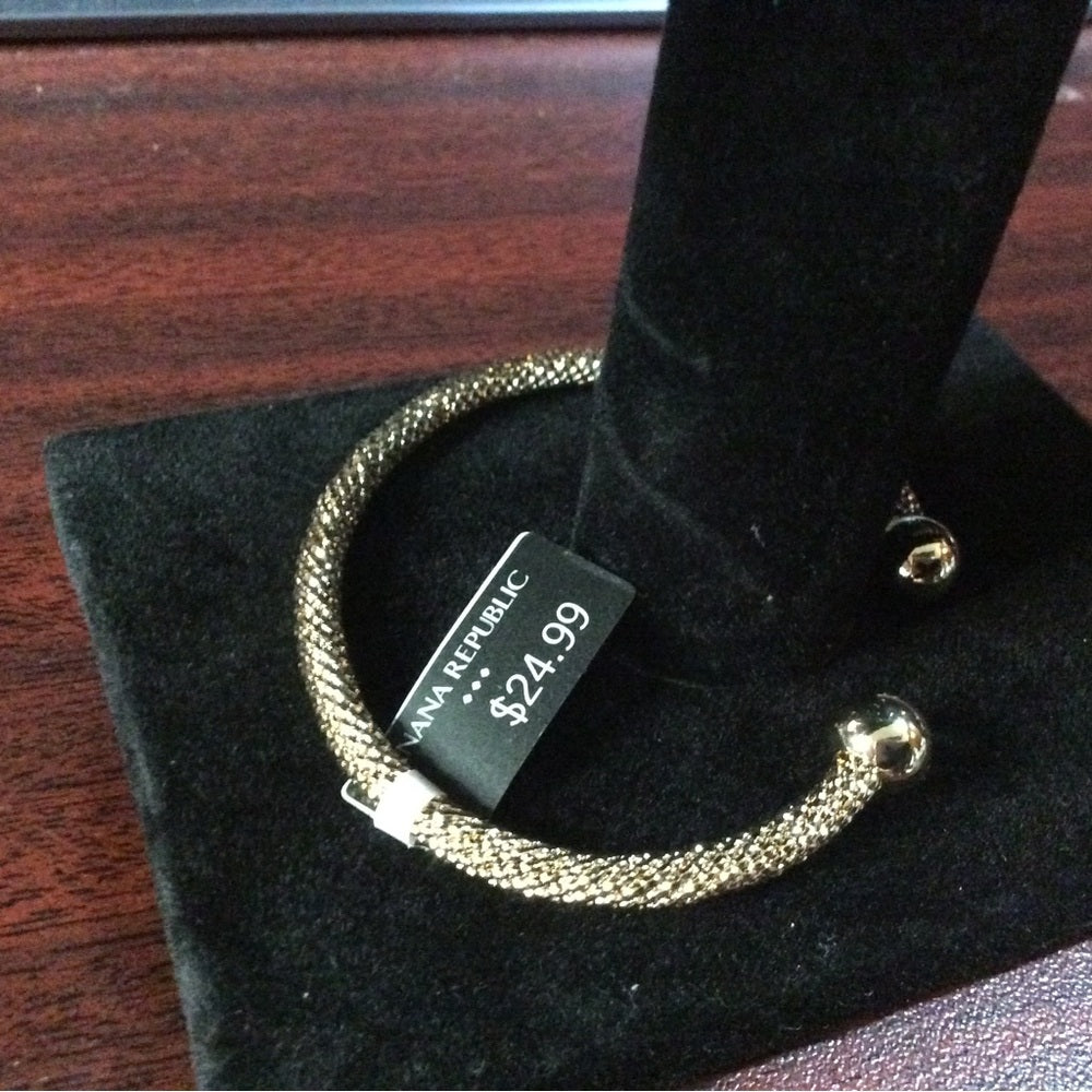 Banana Republic Gold Minimalist Bangle Bracelet
