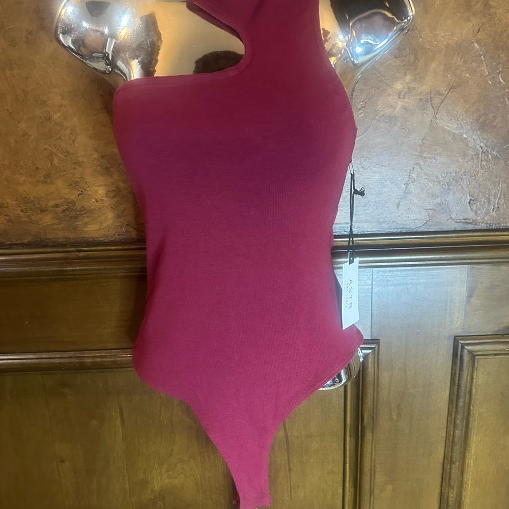 NWT SIZE S Astr Asymmetrical Red Sleeveless Bodysuit
