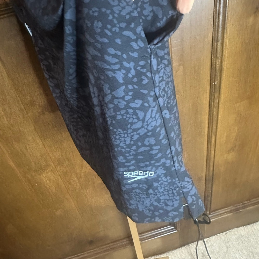 Speedo Black and White Knee-Length A-Line Skorts