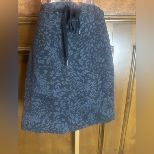 Speedo Black and White Knee-Length A-Line Skorts