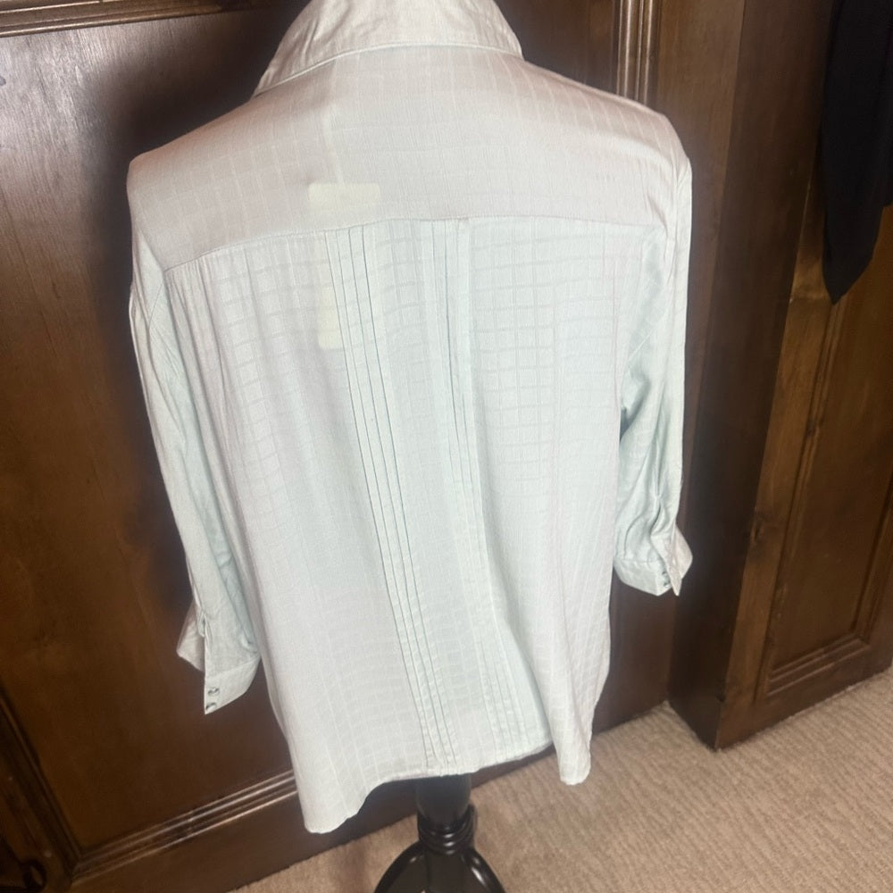 NWT SIZE L The Clothing Company White Boxy Embellished Button Down
