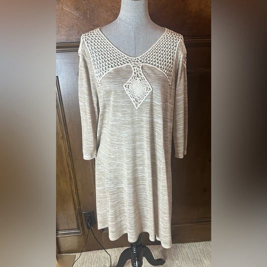 NWT SIZE XL Hayden Cream Long Sleeve Sheath Dress with Crew Neck