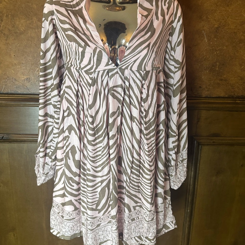 NWOT SIZE S Brown Pleated Ruffled Mini Dress with Plunge Neckline