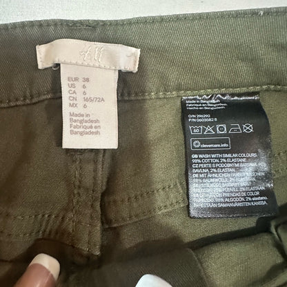 H&M Green Cargo Shorts Relaxed Fit Mid-Thigh