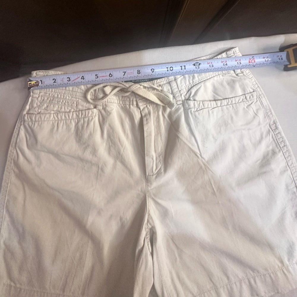 Ralph Lauren White Flat Front Shorts for Timeless Elegance