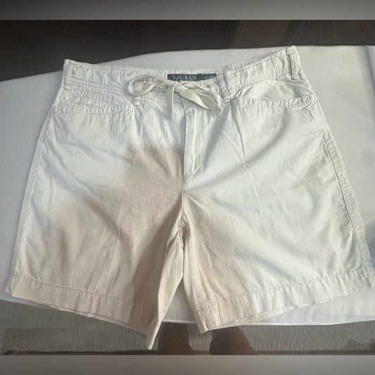 Ralph Lauren White Flat Front Shorts for Timeless Elegance