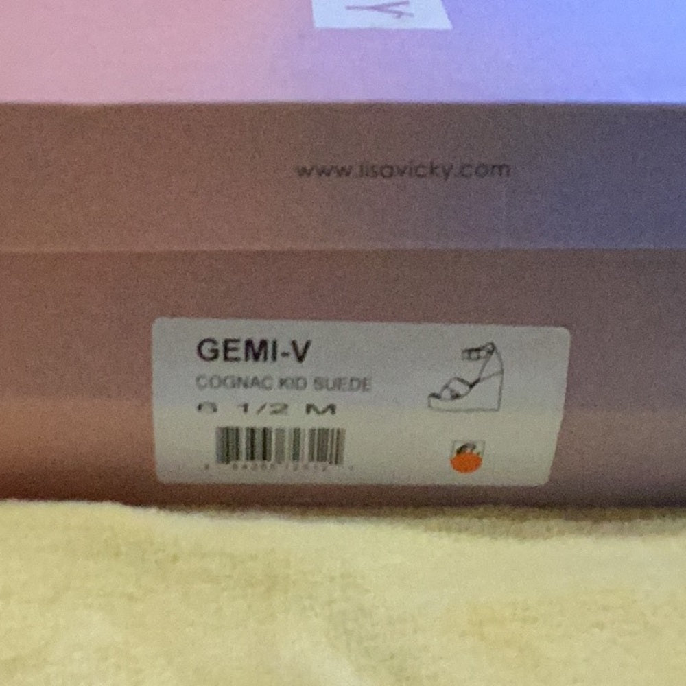 35.308. NEW SIZE 6.5 Tan Wedge Sandals with Wide Strap and Cushioned Footbed