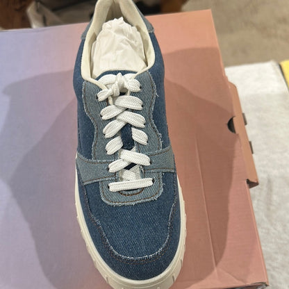 37. NEW SIZE 6M Blue and White Retro Chunky Sneakers