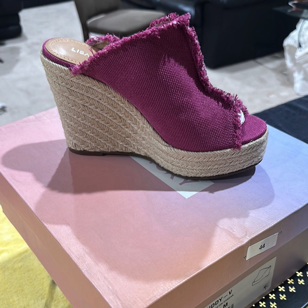 44. NEW SIZE 7 1/2 M Elegant Pink Wedges for Versatile Style