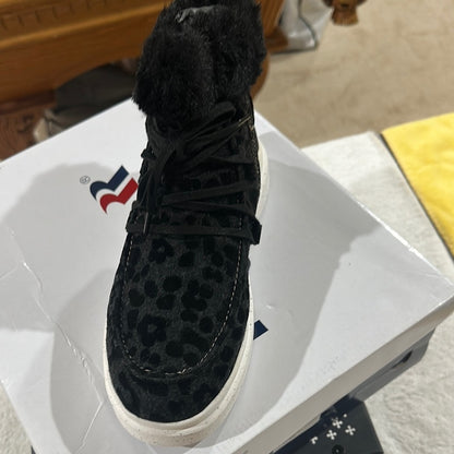 46. NEW SIZE 7-8/38 Romika Black Ankle Boots with Chunky Midsole