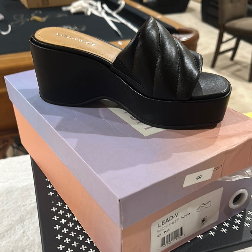 49. NEW SIZE 6 M Black Platform Shoes for Stylish Elevation