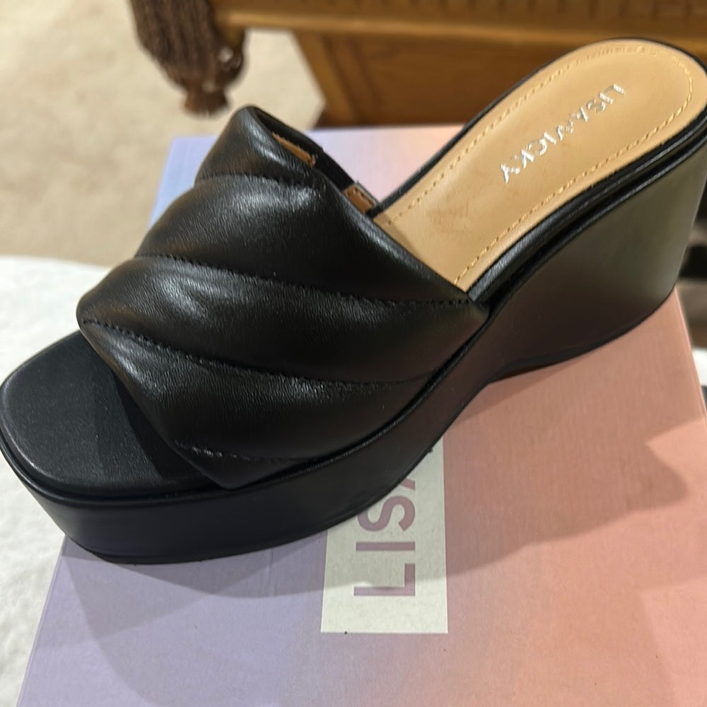 49. NEW SIZE 6 M Black Platform Shoes for Stylish Elevation