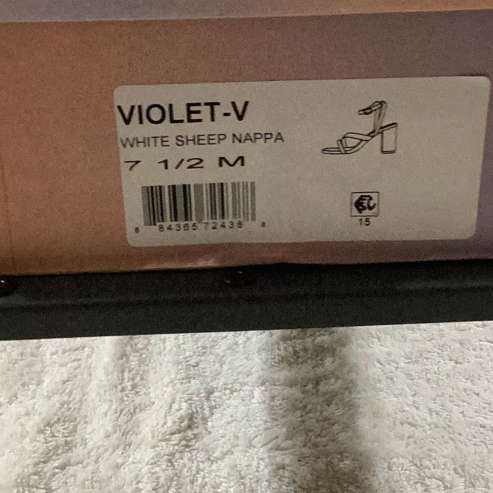 57. 151.NEW SIZE 7.5 Chic White Heels for Effortless Elegance