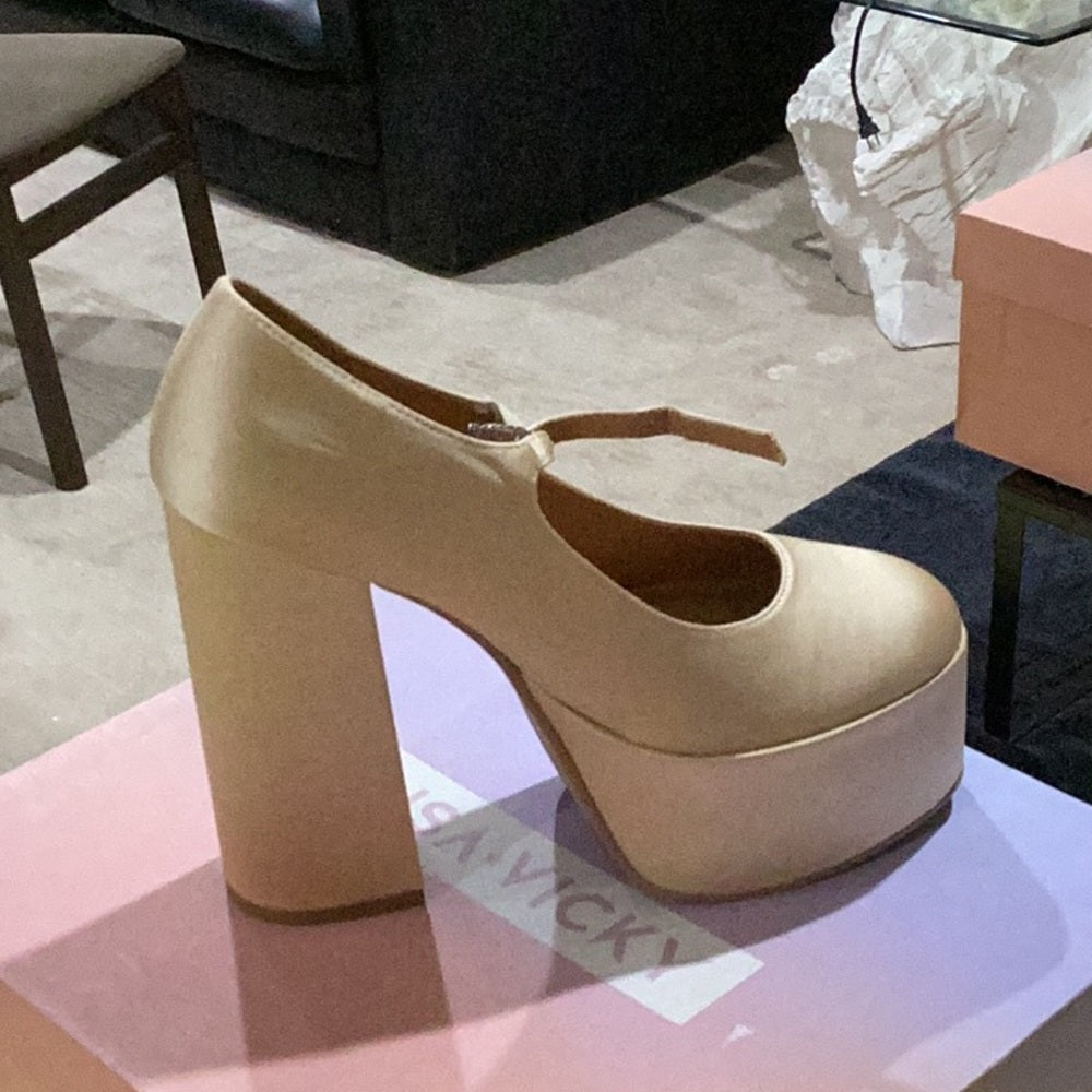 59.240-245. New. Size various Cream Platform Heels with Thick Chunky Sole