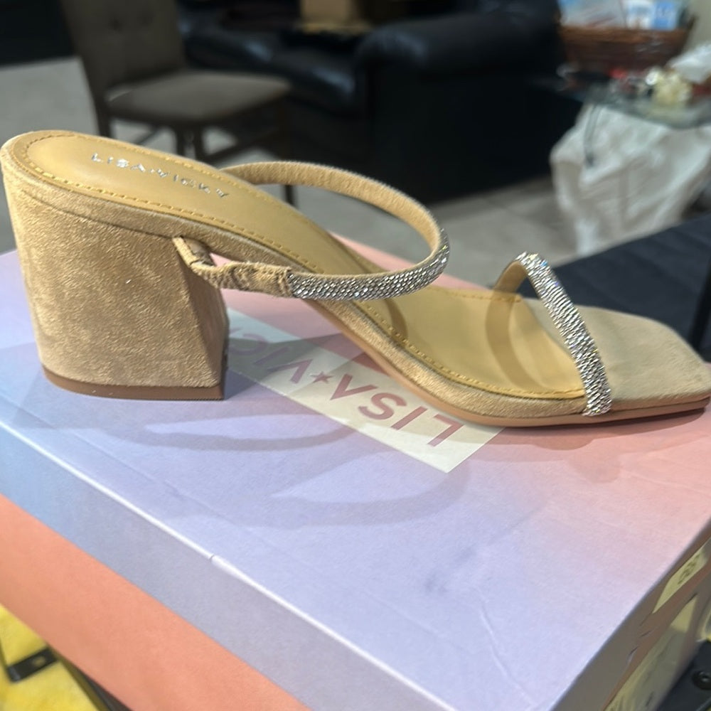 68. NEW SIZE 8 M Tan Chic Heels for Stylish Occasions