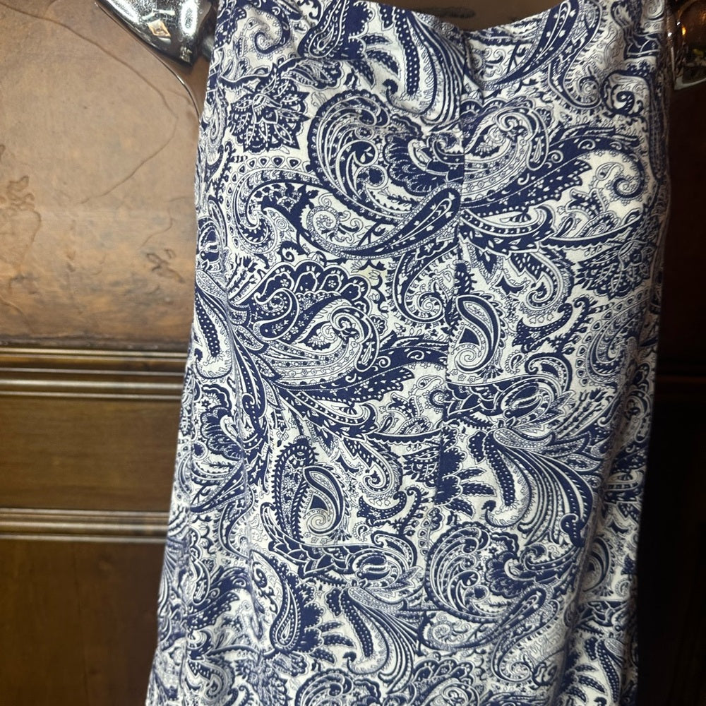 SIZE L Blue and White Floral Jumpsuit with Flowing Silhouette