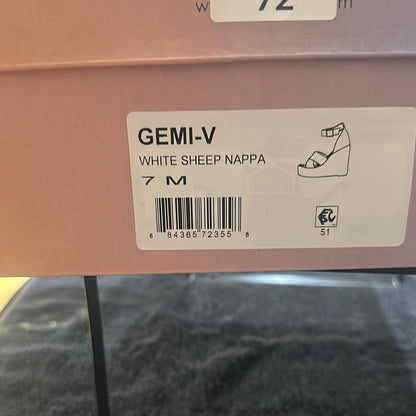 72. NEW SIZE 7 M Tan and White Wedge Espadrille Sandals