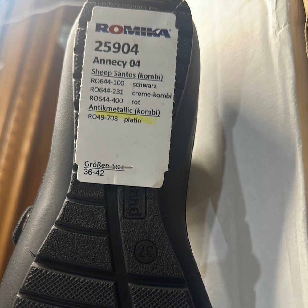 73. NEW SIZE 6-6.5/36 Romika Metallic Sandals