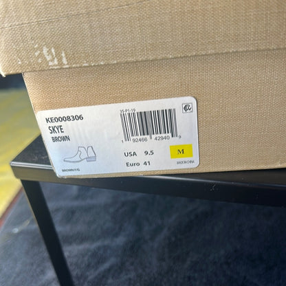 81. NEW SIZE 9.5 Kork-Ease Tan Ankle Boots with Minimalist Design