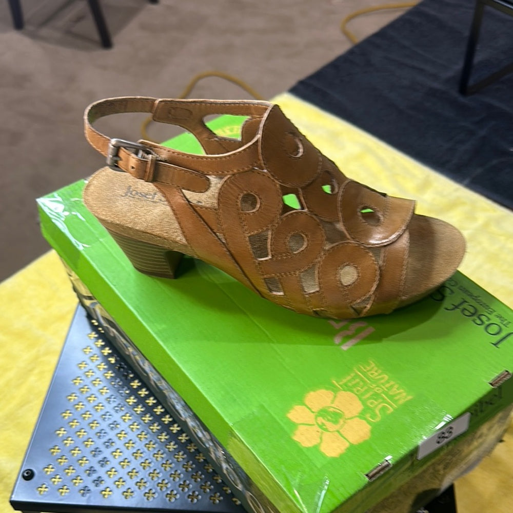 83. NEW SIZE 7-7.5/37 Josef Seibel Tan Sandals Elegant and Versatile